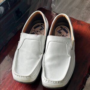 White Leather Sketchers 11.5 us size almost new